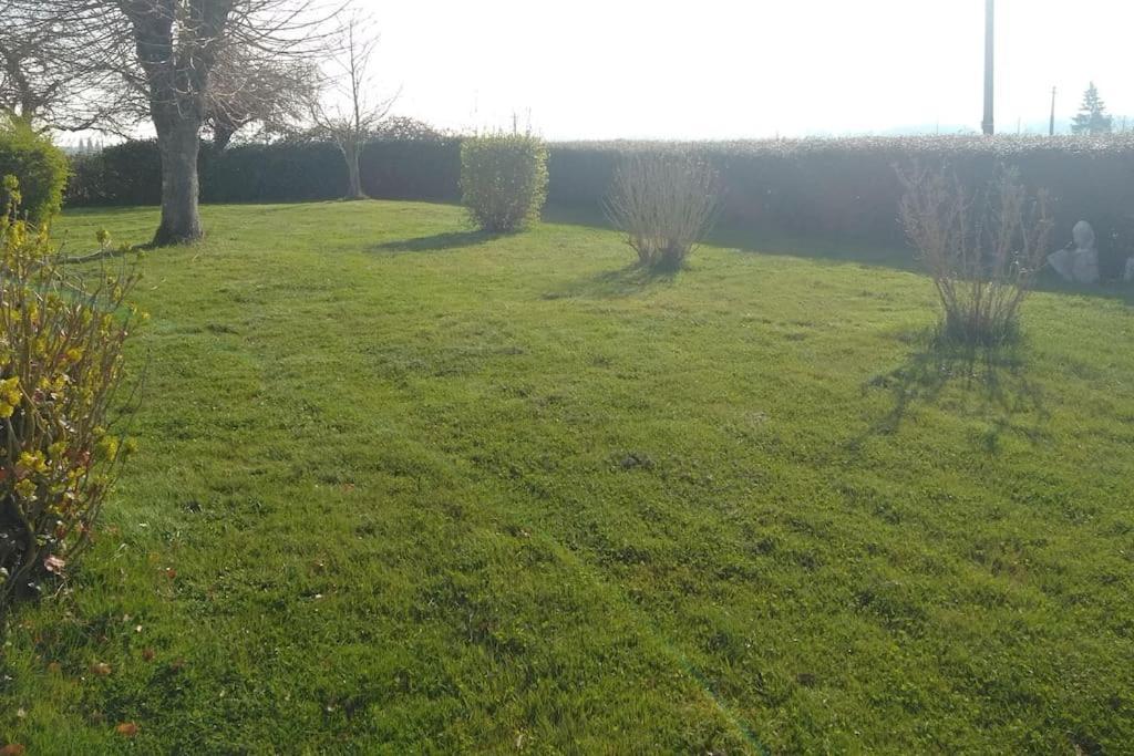Grande Maison De Plain Pied Avec Jardin Arbore. Champignelles Εξωτερικό φωτογραφία