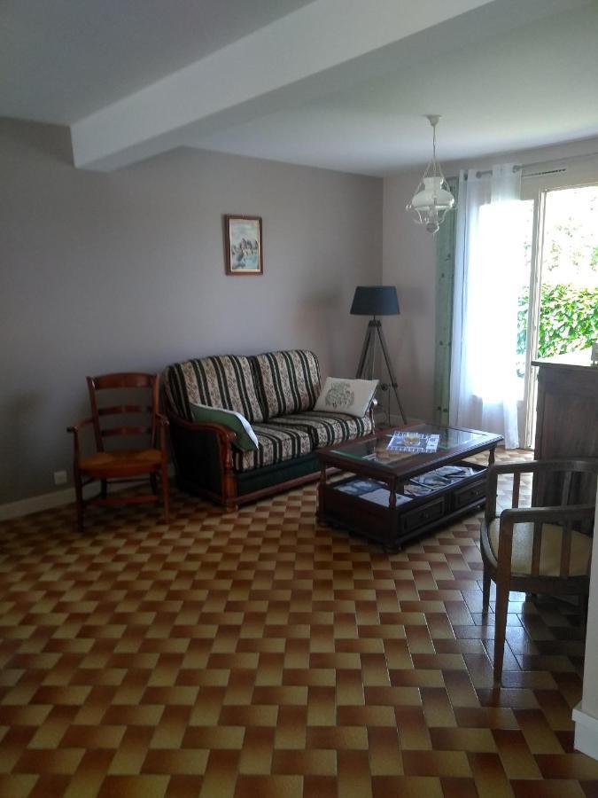 Grande Maison De Plain Pied Avec Jardin Arbore. Champignelles Εξωτερικό φωτογραφία